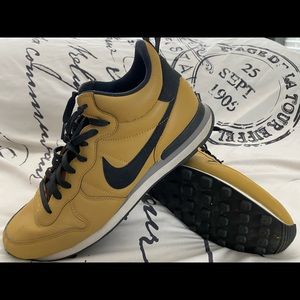Nike Internationalist Qs Mid Tan 3M Reflective Size 13M